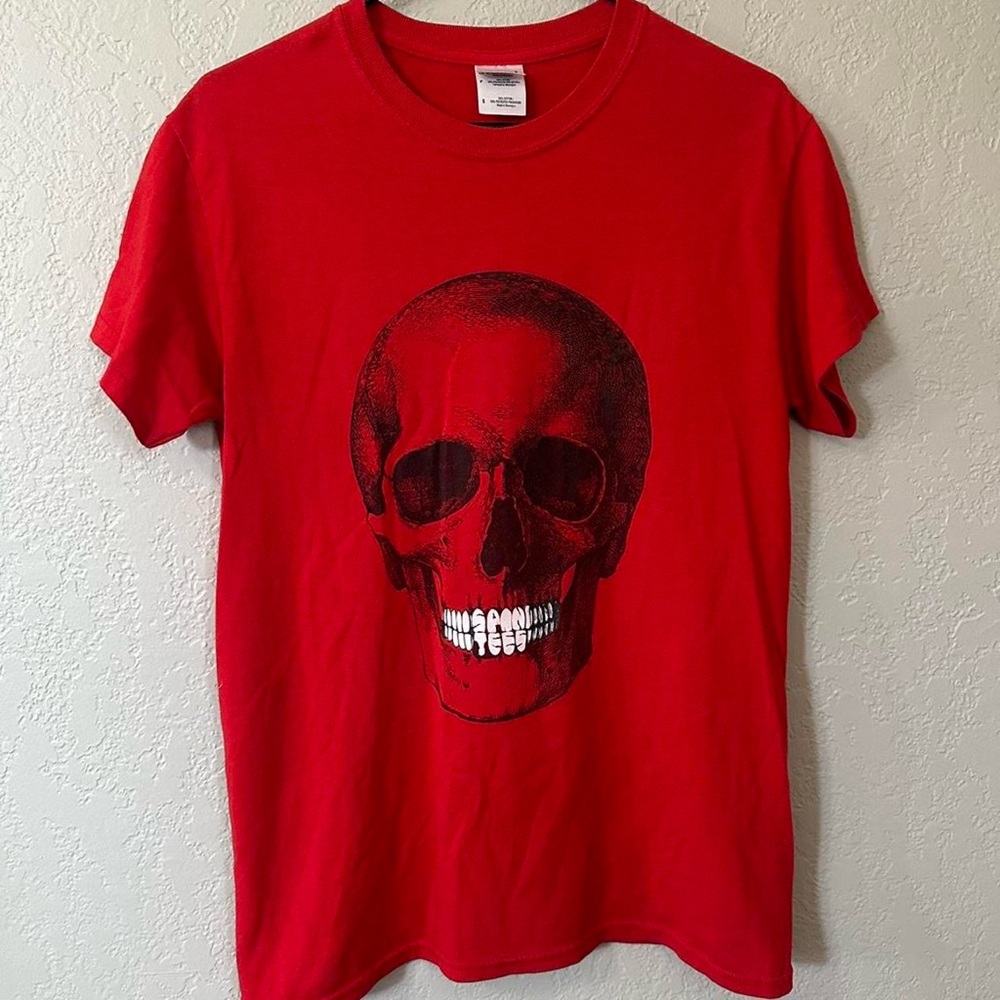 Gildan Red Skull Short Sleeve Tee